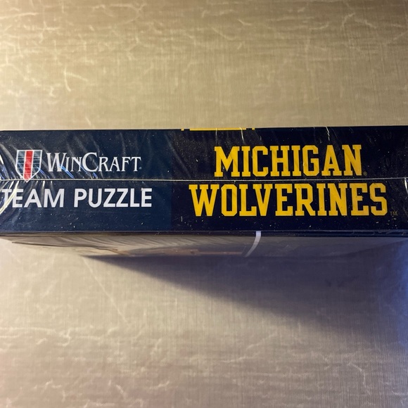 New Michigan Wolverines  150 piece Fully licensed jigsaw puzzle - Picture 3 of 5